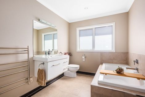 Photo of property in 37 Nelson Avenue, Aotea, Porirua, 5024