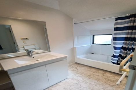 Photo of property in 21 Ladbrooke Drive, Newlands, Wellington, 6037