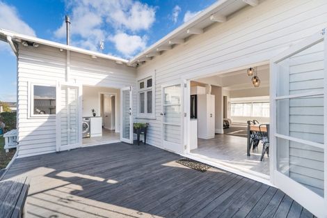 Photo of property in 38 Argyle Avenue, Takaro, Palmerston North, 4410