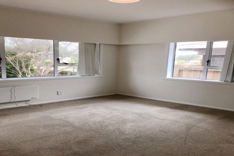 Photo of property in 32 Landon Avenue, Mangere East, Auckland, 2024