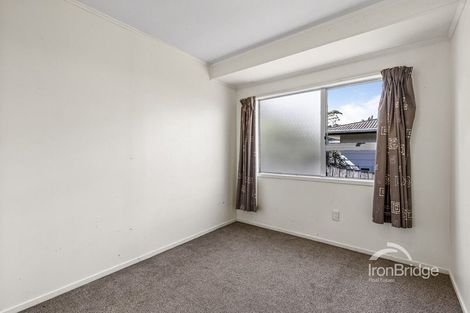 Photo of property in 71 Kemp Road, Massey, Auckland, 0614