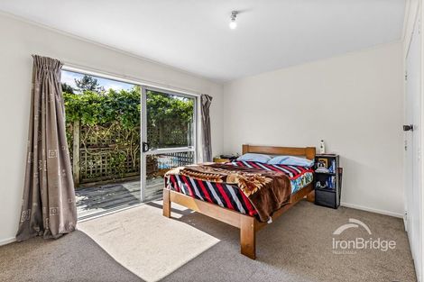 Photo of property in 71 Kemp Road, Massey, Auckland, 0614