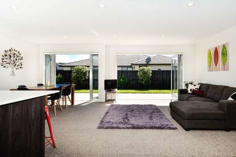 Photo of property in 12 Bellamont Street, Kumeu, 0810