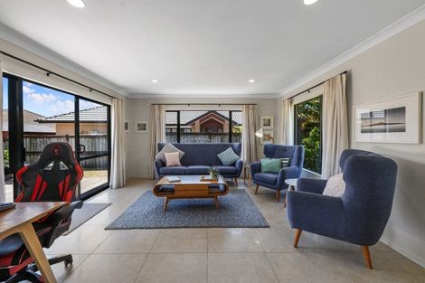 Photo of property in 8 Moy Place, East Tamaki Heights, Auckland, 2016