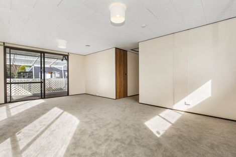 Photo of property in 3175 Great North Road, New Lynn, Auckland, 0600