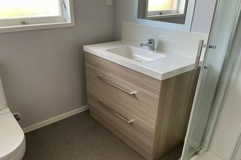 Photo of property in 2/30 Sunnynook Road, Sunnynook, Auckland, 0620