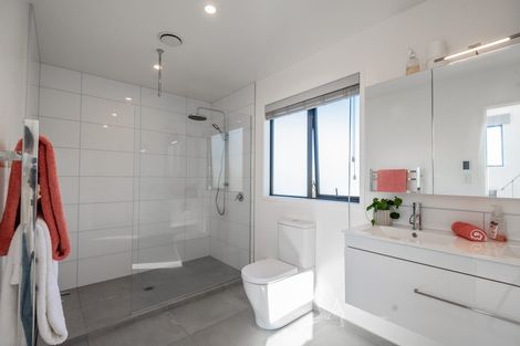 Photo of property in 140 Amesbury Drive, Churton Park, Wellington, 6037