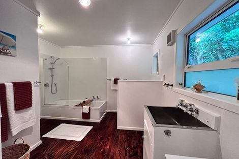 Photo of property in 15f1 Bloomsbury Grove, Newlands, Wellington, 6037