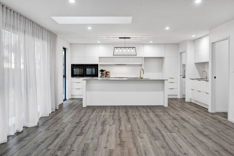 Photo of property in 74 Turuturu Road, Hawera, 4674