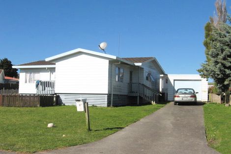 Photo of property in 6 Jack Farrell Place, Papakura, 2110