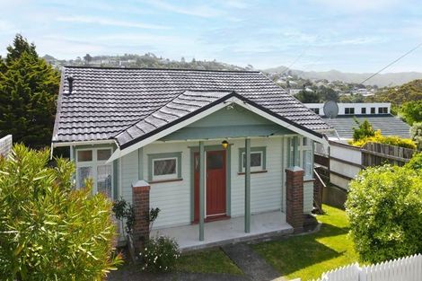 Photo of property in 13 Retter Street, Paparangi, Wellington, 6037