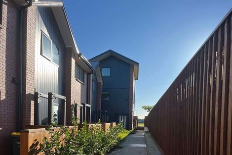 Photo of property in 5/79 Taikata Road, Te Atatu Peninsula, Auckland, 0610