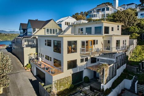 Photo of property in 76 The Crescent, Roseneath, Wellington, 6011