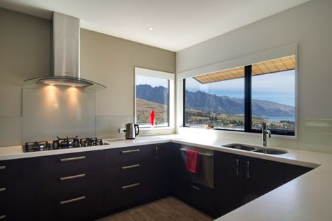 Photo of property in 3 Conifer Lane, Queenstown, 9300