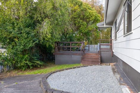 Photo of property in 13 Martin Place, Kelston, Auckland, 0602
