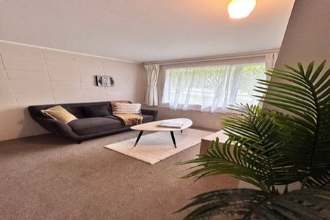 Photo of property in 15f1 Bloomsbury Grove, Newlands, Wellington, 6037
