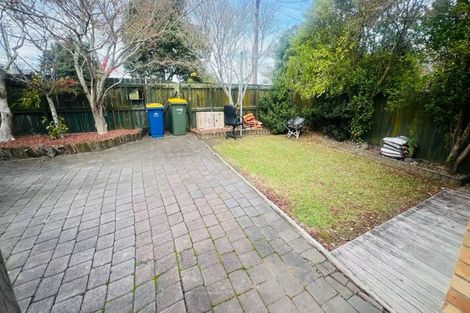 Photo of property in 172 Forrest Hill Road, Forrest Hill, Auckland, 0620