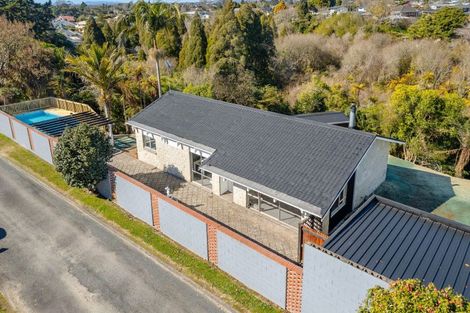 Photo of property in 14 Totara Drive, St Andrews, Hamilton, 3200