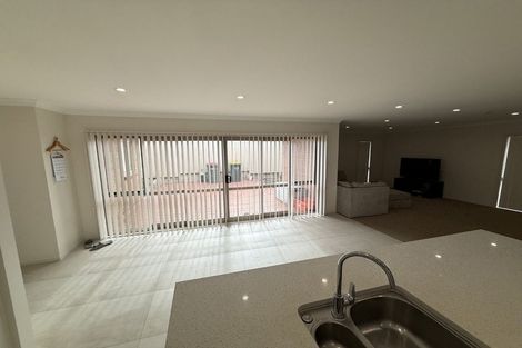 Photo of property in 35 Riverglade Parkway, Te Atatu South, Auckland, 0610