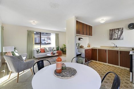 Photo of property in 4f5 Stewart Drive, Newlands, Wellington, 6037