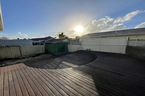 Photo of property in 1/9 Casuarina Road, Half Moon Bay, Auckland, 2012