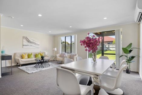 Photo of property in 16 Secoia Crescent, Mangere, Auckland, 2022