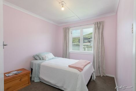 Photo of property in 37 Hyde Street, Wainuiomata, Lower Hutt, 5014