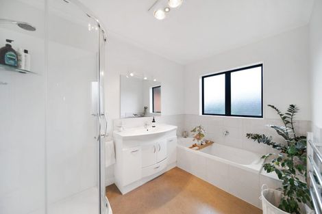 Photo of property in 17a Callis Avenue, Opaheke, Papakura, 2113