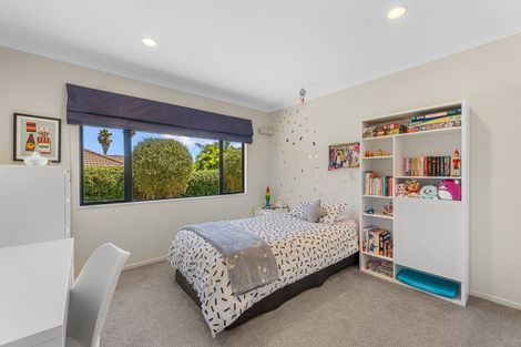 Photo of property in 8 Moy Place, East Tamaki Heights, Auckland, 2016