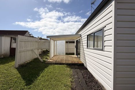 Photo of property in 8 Jillteresa Crescent, Half Moon Bay, Auckland, 2012