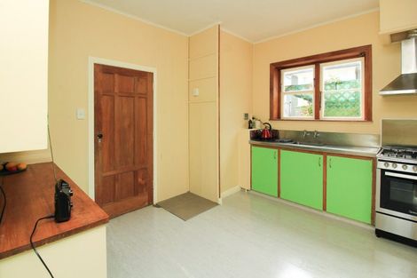 Photo of property in 7 Kaihuia Terrace, Northland, Wellington, 6012