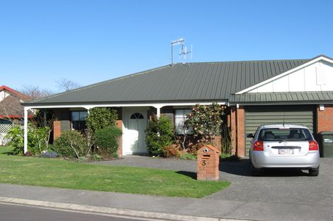 Photo of property in 3a Kingsgate Close, Havelock North, 4130