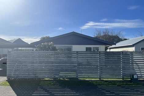 Photo of property in 35 Mcgiffert Street, Palmerston North, 4410