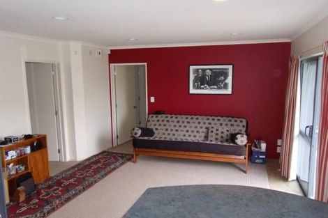 Photo of property in 16 Newbury Place, Taradale, Napier, 4112