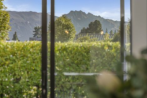 Photo of property in 1 Glen Dene Crescent, Wanaka, 9305