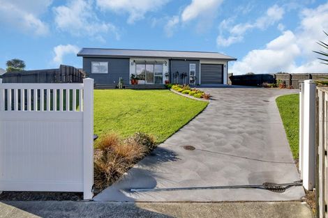 Photo of property in 11 Sea Dune Place, Ruakaka, 0116