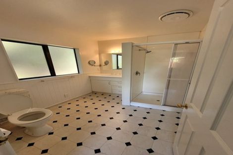 Photo of property in 15b Kinapori Terrace, Newlands, Wellington, 6037