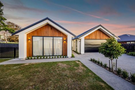 Photo of property in 74 Turuturu Road, Hawera, 4674