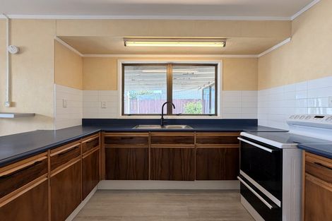 Photo of property in 8 Jillteresa Crescent, Half Moon Bay, Auckland, 2012