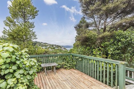 Photo of property in 35 Airlie Road, Plimmerton, Porirua, 5026