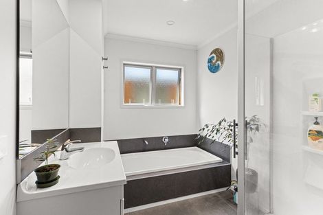 Photo of property in 17 Redwood Crescent, Hurdon, New Plymouth, 4310