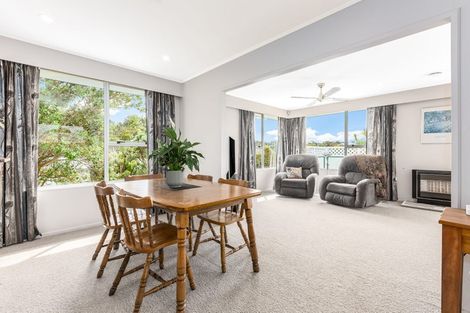 Photo of property in 27 Staithes Drive North, Whitby, Porirua, 5024