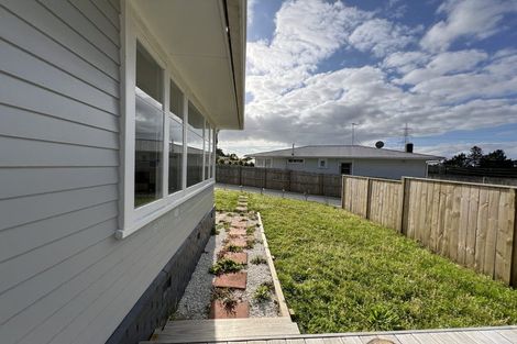 Photo of property in 31 Paton Avenue, Te Atatu South, Auckland, 0610