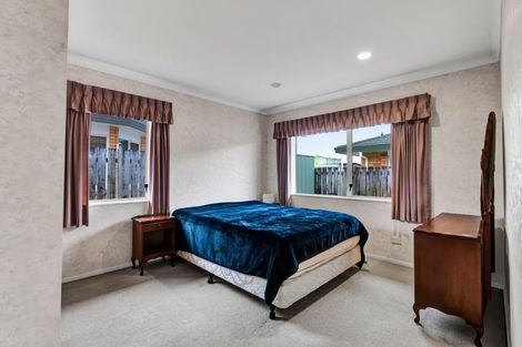 Photo of property in 1/9 Waiwera Place, Merrilands, New Plymouth, 4312