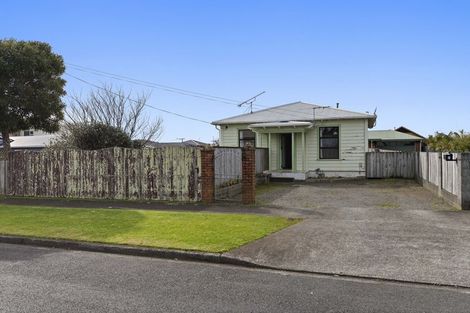 Photo of property in 3 Arawa Street, Welbourn, New Plymouth, 4312
