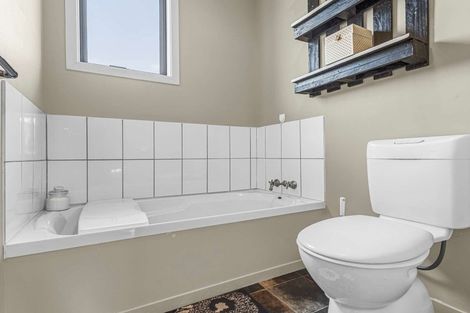 Photo of property in 6 Porritt Place, Waipukurau, 4200