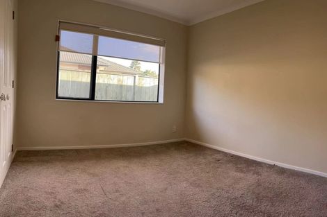 Photo of property in 16 Middlefield Drive, East Tamaki Heights, Auckland, 2016