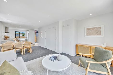 Photo of property in 4/504 Don Buck Road, Massey, Auckland, 0614