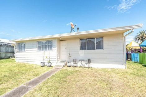 Photo of property in 4a Tainui Street, Castlecliff, Whanganui, 4501