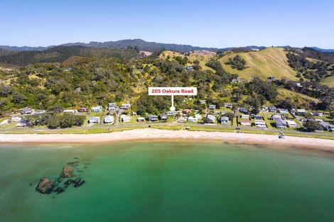 Photo of property in 205 Oakura Road, Oakura, Hikurangi, 0184